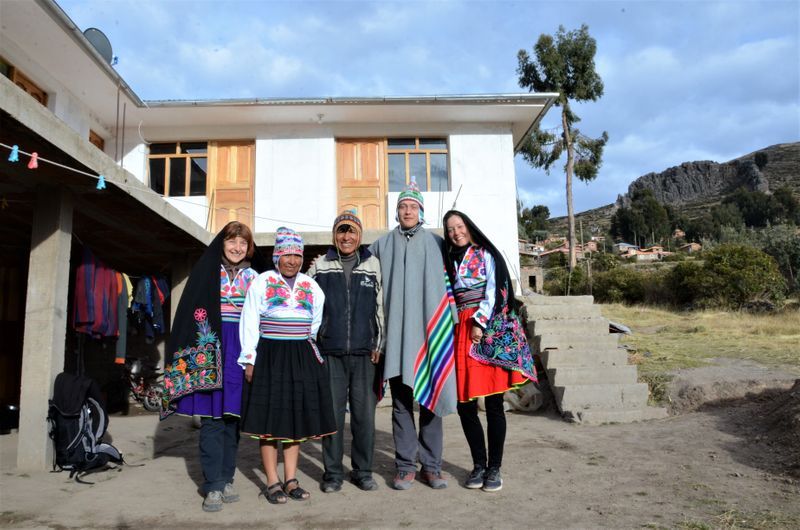 Peru - Treking na Machu Picchu, folklorna prestolnica Puno in jezero Titicaca (2.del)