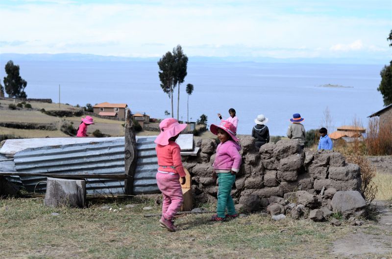 Peru - Treking na Machu Picchu, folklorna prestolnica Puno in jezero Titicaca (2.del)